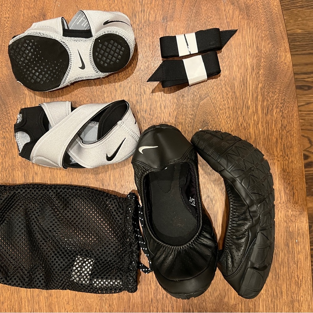 NWOT Black studio slip on and flats